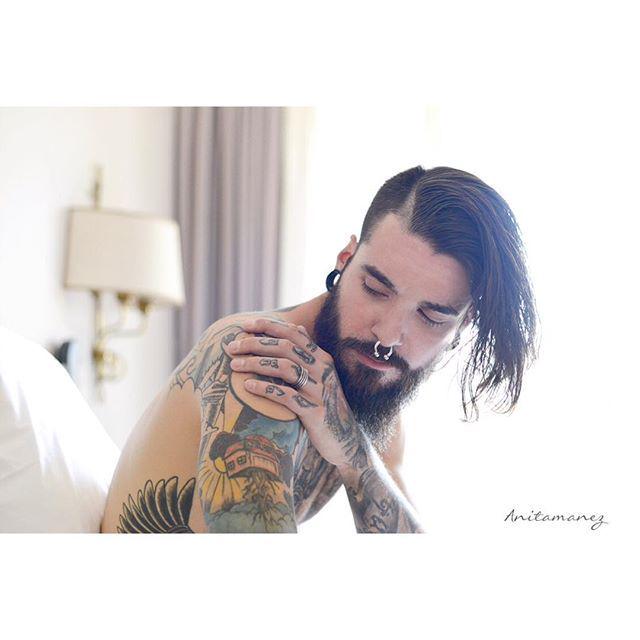 anitamanez's tweet image. Morning

Model: @edwartiger 📷: @anitamanez 
Loc: @hotelmiguelangel 
#edwartiger #beardedmodels #beardedgodskings #b…