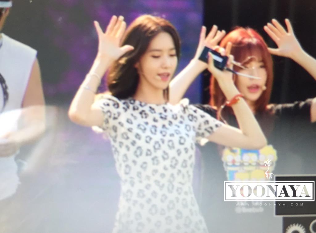 [PIC][14-08-2015]Hình ảnh mới nhất từ "2015 DMZ Peace Concert" của SNSD và MC YoonA  CMWngg7UwAAjeop