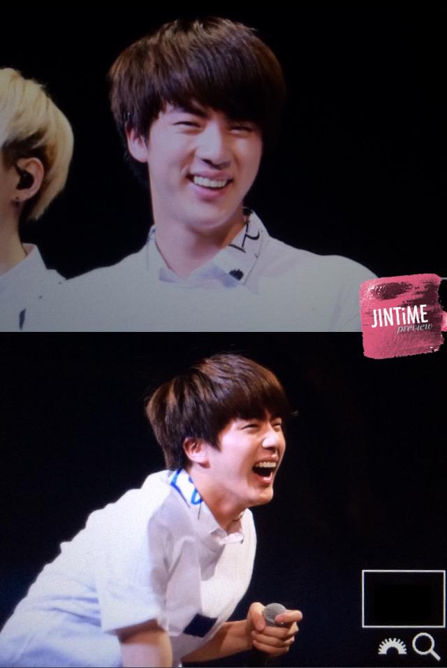 _Jintime's tweet photo. 150813 도쿄 팬미팅 
어제 오늘도 고생 많았어요♡
@BTS_twt #방탄소년단 #석진 #jin http://t.co/bvK15YVpwG