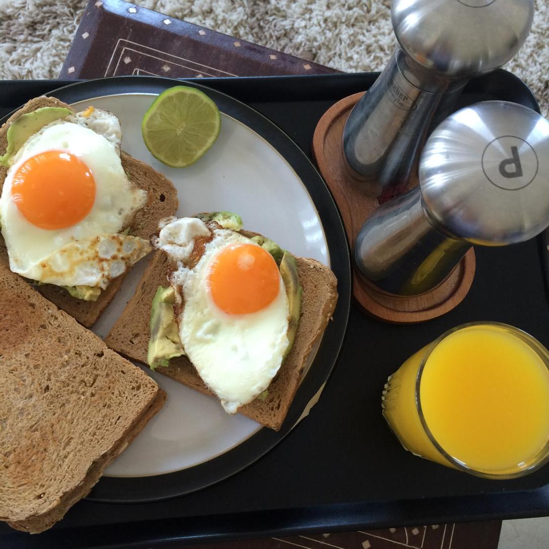 Lenaro's tweet photo. After fasting the 6 days of Shawwal, it's great to have my yummy breakfast. http://t.co/zV9MU6iWHc