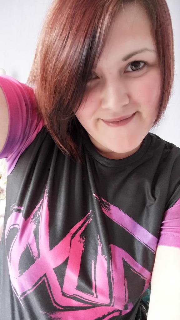 Frangomint's tweet image. My new favorite tee has arrived! Cant wait to wear it at Insomnia #fluxd @yogscast @nanosounds @YogscastLalna