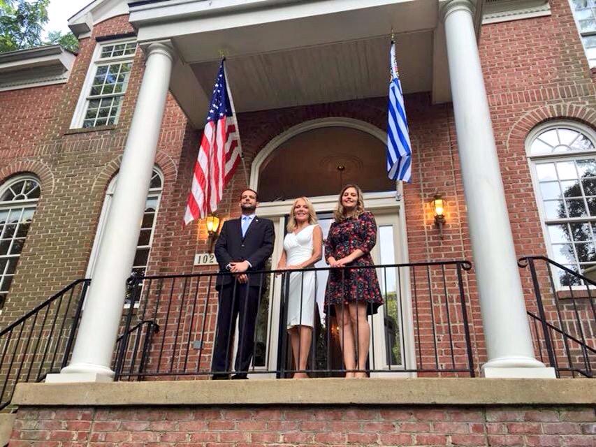 PrincSeborga's tweet photo. Dagli USA: Marcello e Nina di Seborga hanno inaugurato la Rappresentanza del Principato a Washington #SeborgaInUSA http://t.co/wmC4ymXZDD