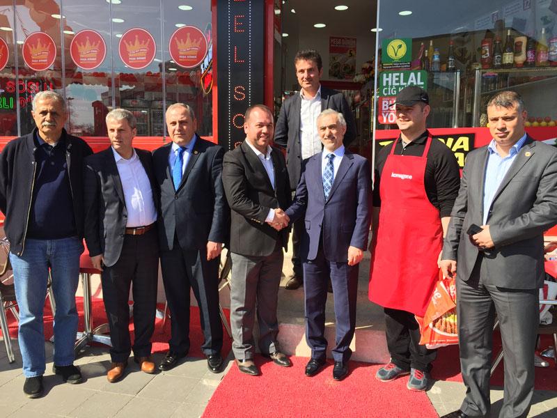 Kağıthane Paşa Döner! Açılışımıza katılan Belediye Başkanımız <a href="/fazli_kilic/">FAZLI KILIÇ</a> ' a teşekkür ederiz.