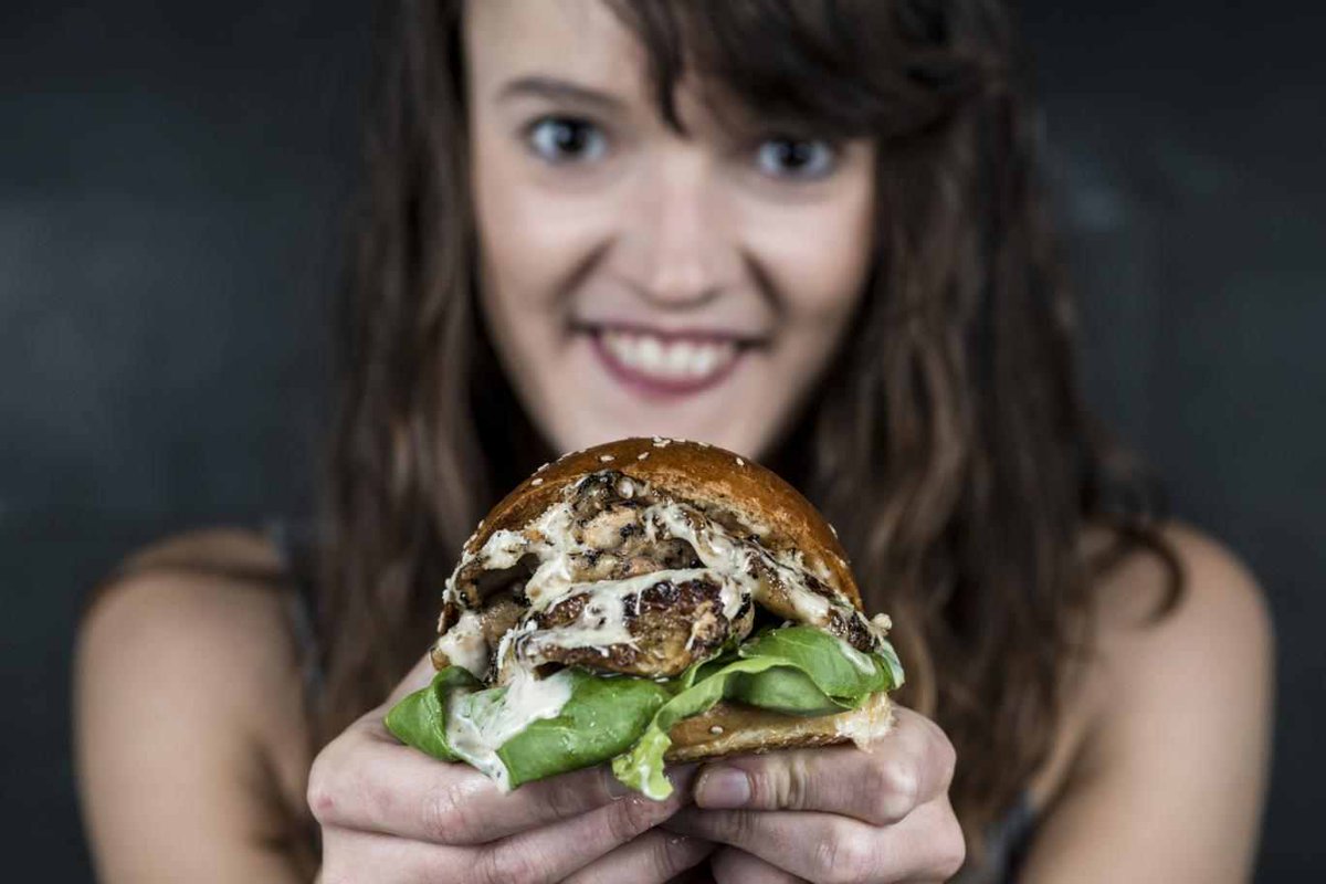 London's best street food dishes in <a href="/ESgoingout/">ESgoingout</a> tonight! Guess who's at NUMBER 3...?? fw.to/SJAXxwH