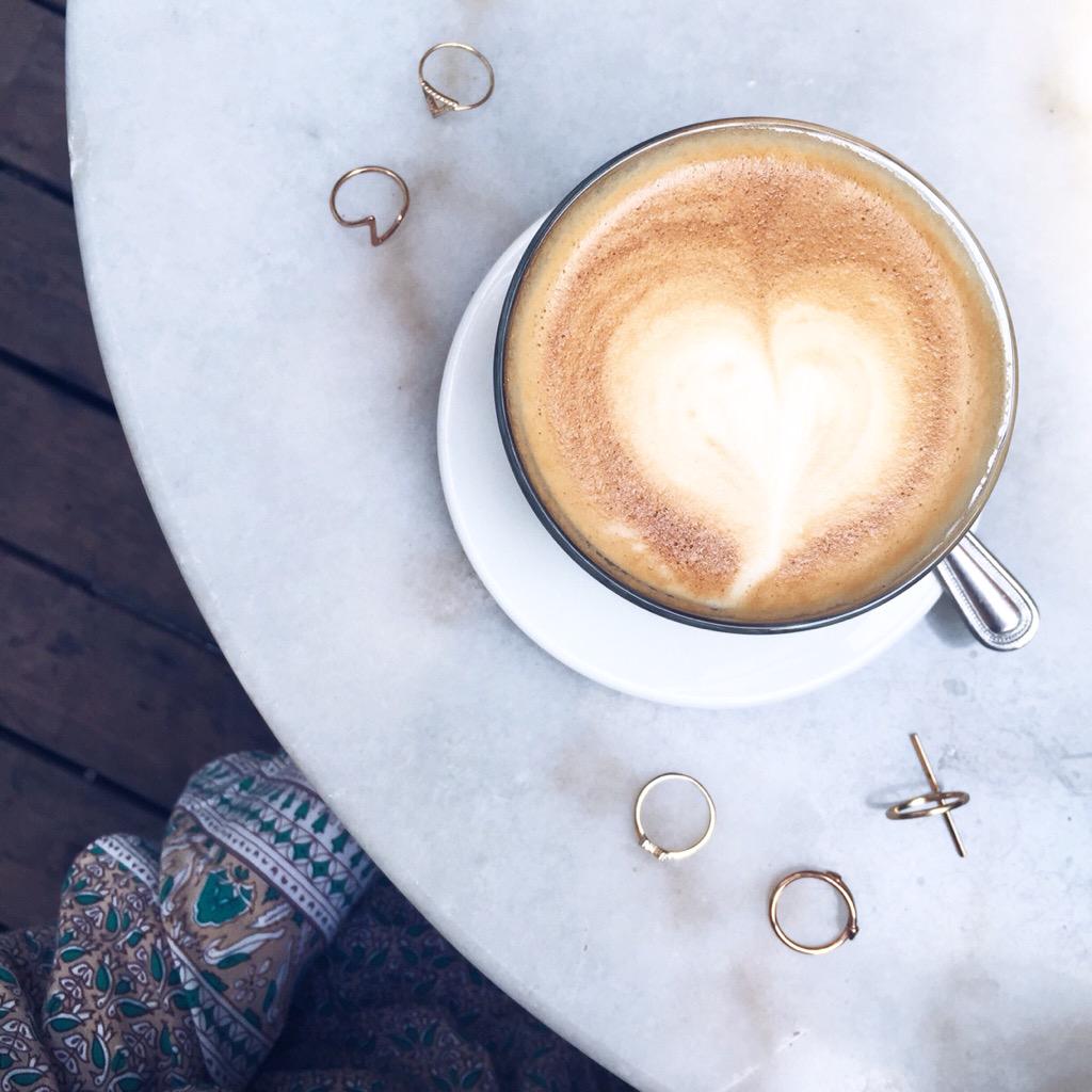 Rainy day caffeine fix 😴☔️ | Photo: Montreall.com's <a href="/versepasi/">Ver Sepasi</a> #mtlcafecrawl at <a href="/CafeParvis/">Café Parvis</a>