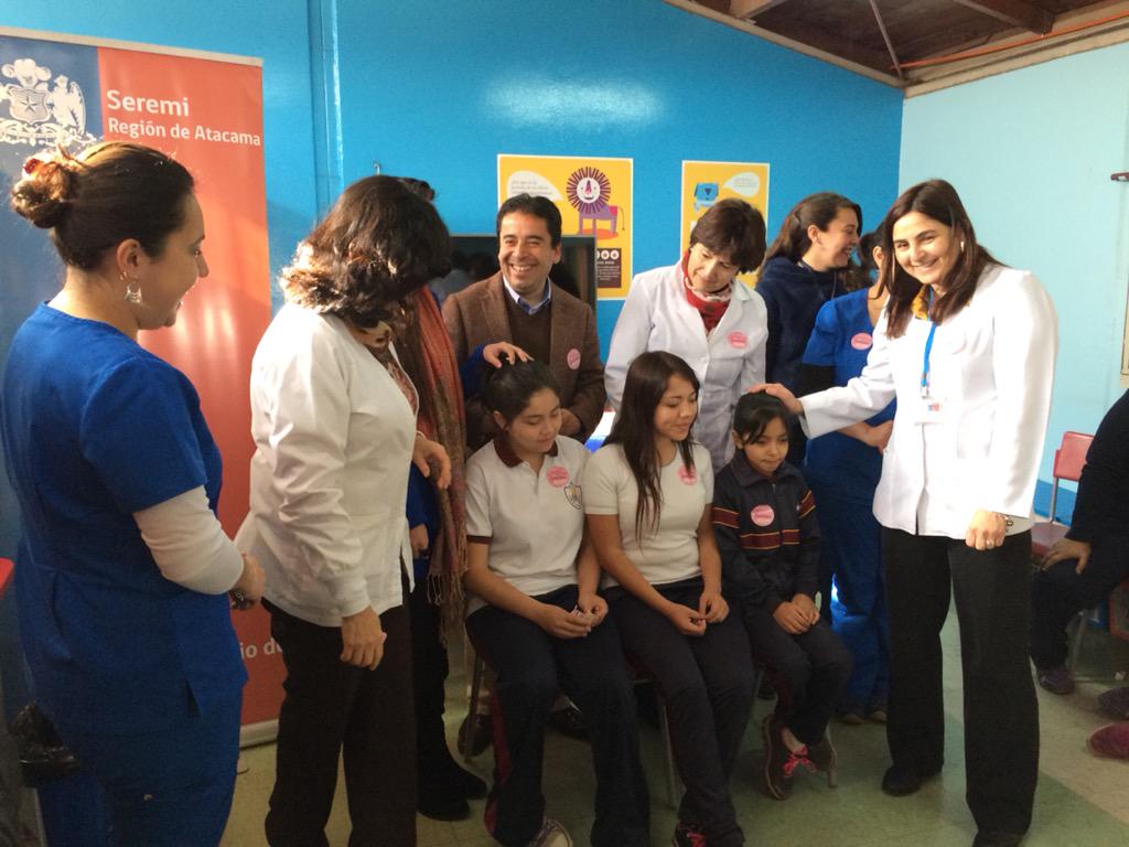 Intendente <a href="/VargasAtacama/">Miguel Vargas Correa</a> junto a Ministra de Salud y <a href="/Dani_Cicardini/">Diputada Daniella Cicardini</a> en campaña contra papiloma humano en #Copiapo