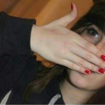 ﺍﺣﻴﺎﻧﺎً .. ﺗُﺨﺮﺳﻨﺎ ﺃﻭﺟﺎﻋﻨﺎ .. ﻓﻴﻈﻨﻮﺍ ﺍﻧﻨﺎ .. ﺑﻼﻣﺸﺎﻋﺮ