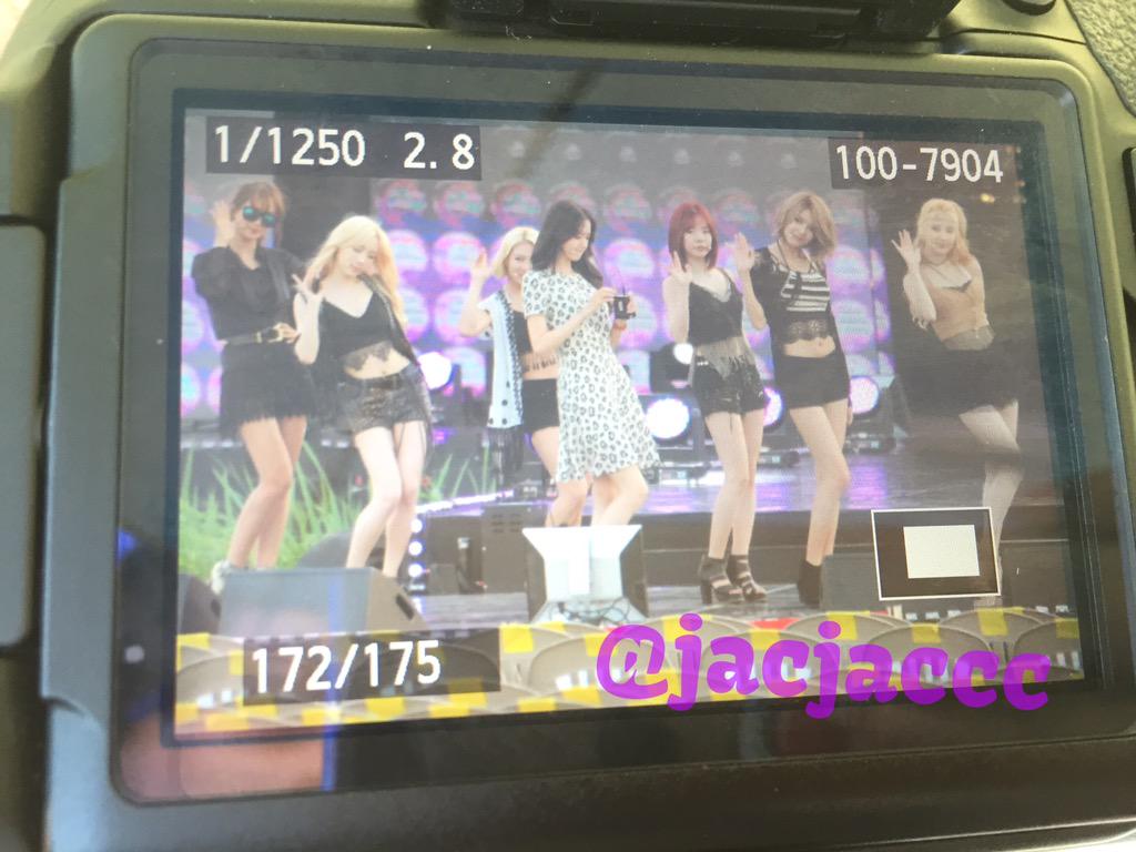 [PIC][14-08-2015]Hình ảnh mới nhất từ "2015 DMZ Peace Concert" của SNSD và MC YoonA  CMXA2idUsAAe970