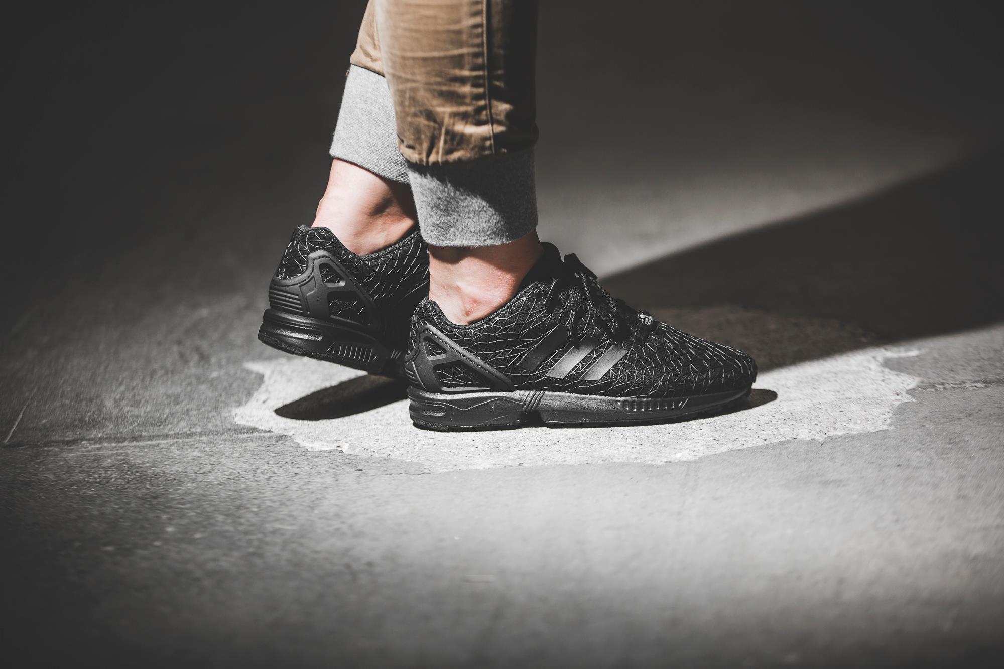 MoreSneakers on X The Adidas ZX Flux W Dark Web is available 43einhalb http t QaIb6rHfnQ http t 7yAOB6rwZ6 X