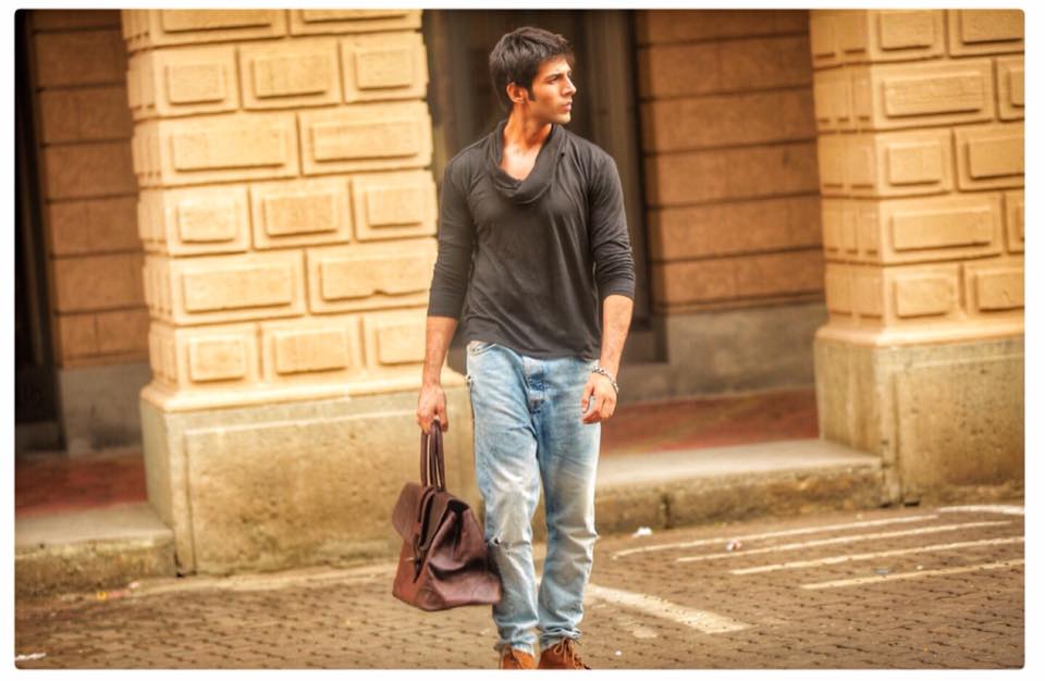 PunchnamaSequel's tweet photo. Love for @theaaryankartik is increasing by every picture #lovehim #celebrity #longtimewait http://t.co/GOEvYswrCr