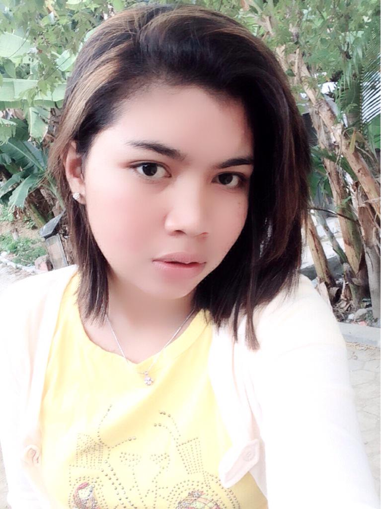Eccccyy's tweet photo. Yellow✌️😺😻 http://t.co/TIusr5rcZt