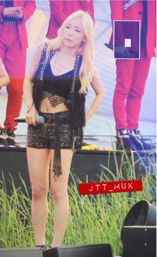 [PIC][14-08-2015]Hình ảnh mới nhất từ "2015 DMZ Peace Concert" của SNSD và MC YoonA  CMXHWBwUsAANoSt