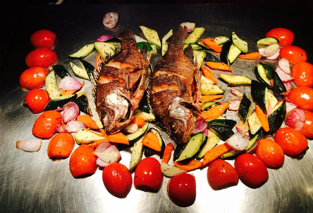 asiimam's tweet photo. What better way to start the weekend than with our #Friday #AfricanLunchBuffet &amp; #Surf&amp;Turf dinner @Lakes Restaurant http://t.co/iN9V8obRfz”