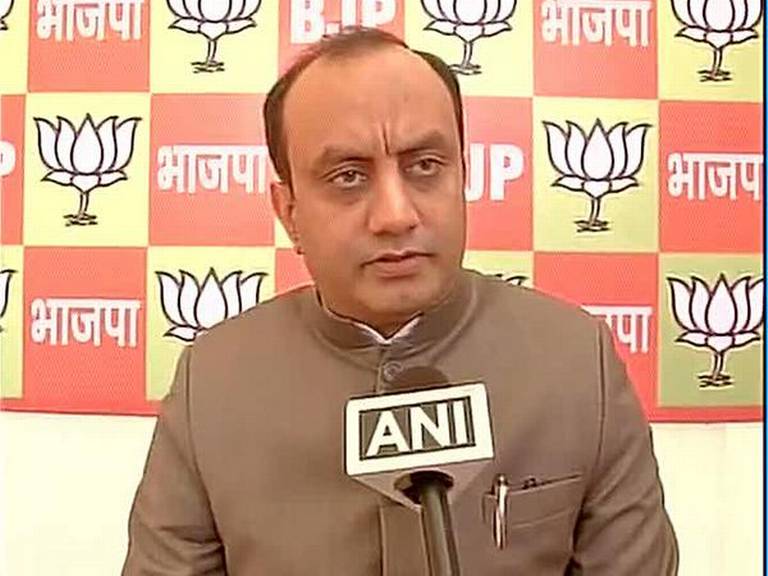abplive's tweet photo. उल्टा पड़ गया @BJP4India प्रवक्ता का कांग्रेस को घेरने का दाव,व्यापम पर फंसे
http://t.co/6GdlJJCYP4 @brajeshabpnews http://t.co/NLsvd4uXDQ