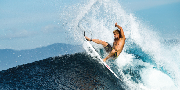 "Me encanta que no haya dos olas iguales". Mick Fanning​
#surf #olas #verano #felizviernes 
sindustrysurf.com