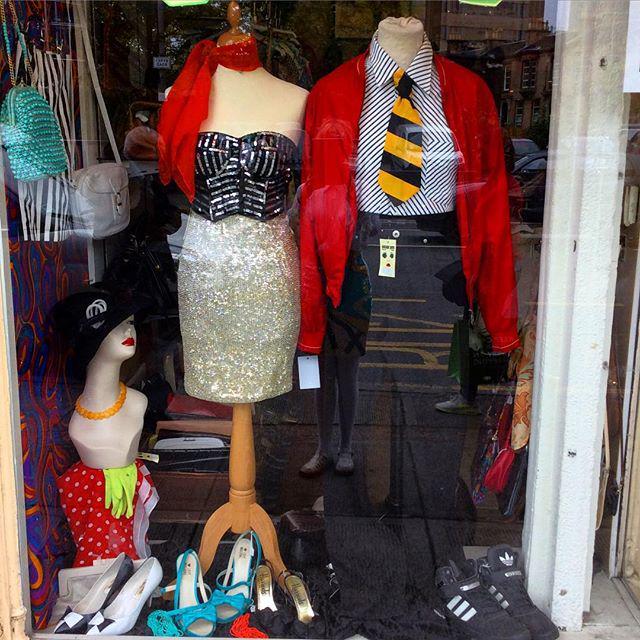 VintageGuruScot's tweet image. New window display, featuring my reflection also wearing Vintage Guru #windowdisplay #windowdisplaydesign #windowdr…