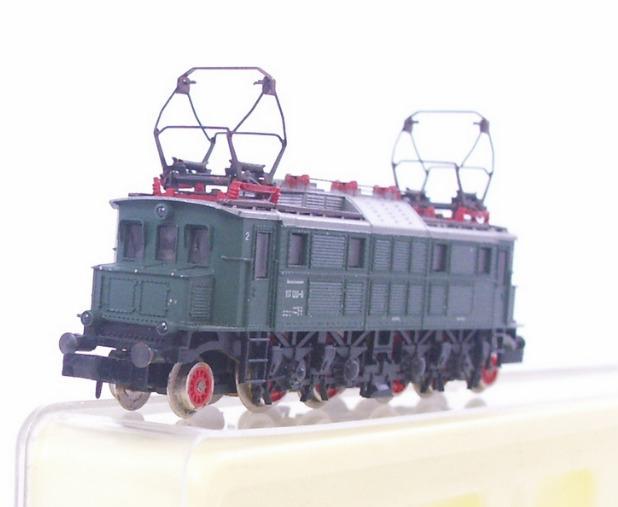 ooho_co_uk's tweet photo. #FORSALE #ARNOLD 2456 #NGAUGE - #GERMAN #DBRAIL 2-4-4-2 CLASS #BR117 #ELECTRIC #LOCOMOTIVE http://t.co/9ooBYoHrzT http://t.co/lcVKhvUVlX