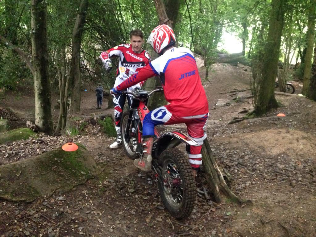 <a href="/samhaslam300/">Sam Haslam</a> doing a brilliant job explaining some technique / positions down at the <a href="/Jacklee1E/">Jack E Lee</a> training school