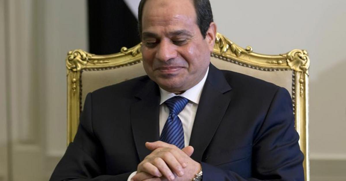 hrw's tweet photo. 10/10 Because impunity for Rabaa is a stain on al-Sisi and an open wound in #Egypt’s history #RememberRabaa http://t.co/bxdZTimw4i