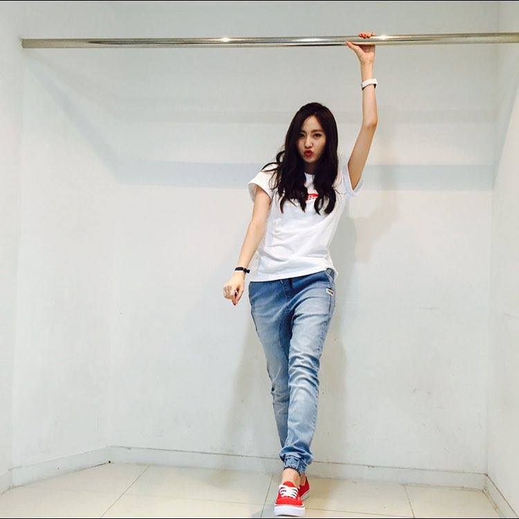 BESTieThailand's tweet photo. [แฮรสตาแกรม]  150814 Haeryung IG update (1-2) : #syncdenim  /  신났어 http://t.co/r0fTKjqiGD