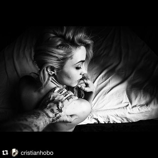 d0minius's tweet image. #salvami #cdset #stelladiplastica #hangover48 #blackandwhite #bw #cristiandoria #hangover4… bit.ly/1J86Wm1