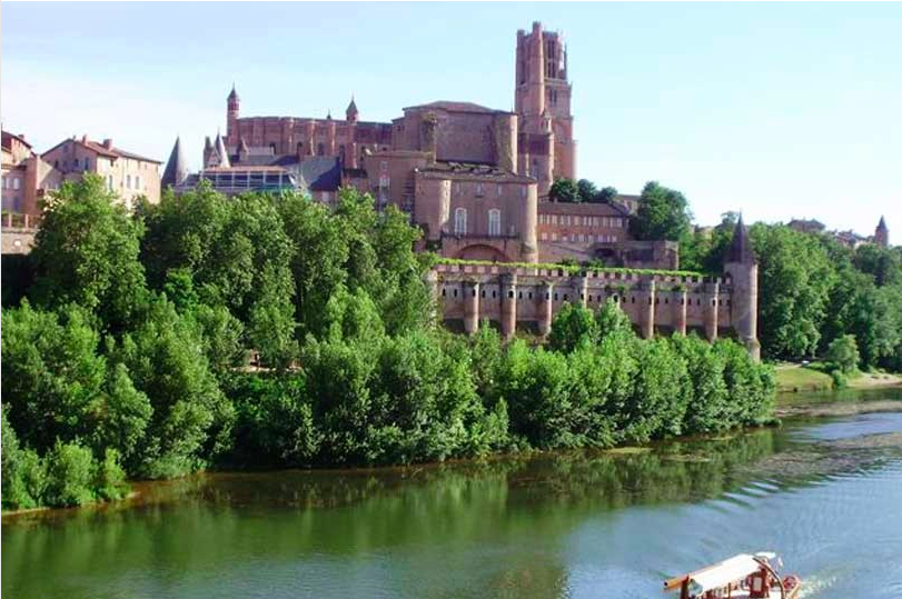 LGV_Magazine's tweet photo. Un #weekend à #Albi : cette ville cathare patrimoine de l' #Unesco http://t.co/fbklXyX7yh via @LGV_Magazine http://t.co/bmY1GUfKwB