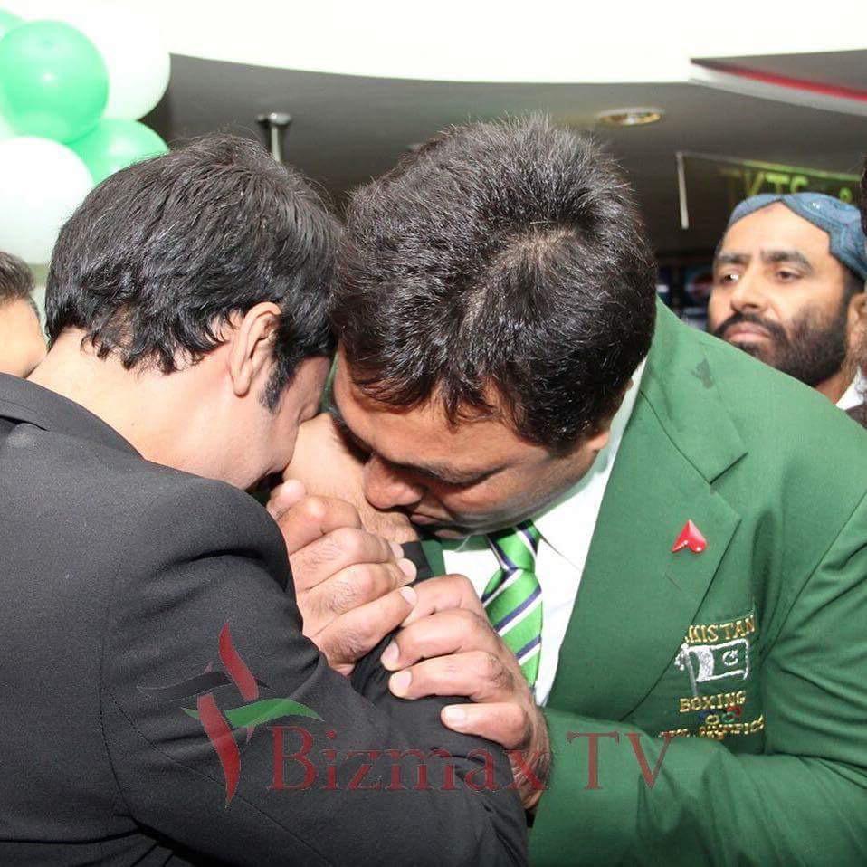 hteekayy's tweet photo. Can't wait to watch #SHAH 
Everyone who watched is all praise and cried like a baby. Brilliant job @adnansarwar_1 http://t.co/aMOR1z3wBz
