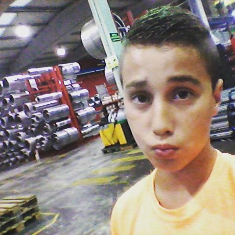Groca171's tweet photo. Otro día de trabajo con mi papi http://t.co/M1DpQh5fo4