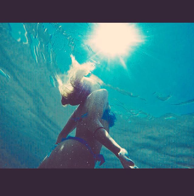 CpPaganini's tweet photo. There must be something in the water.. 💧🎶 #2heads #tbpuglia2015 http://t.co/7O3ddod7lX