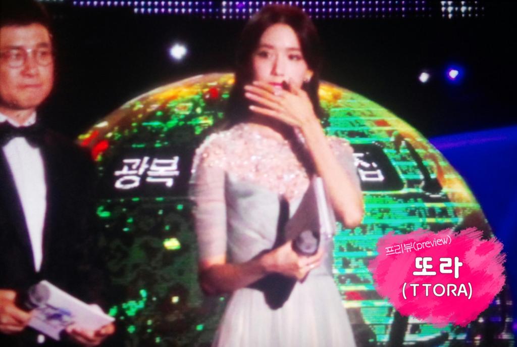 [PIC][14-08-2015]Hình ảnh mới nhất từ "2015 DMZ Peace Concert" của SNSD và MC YoonA  CMXhqHAU8AUOn35