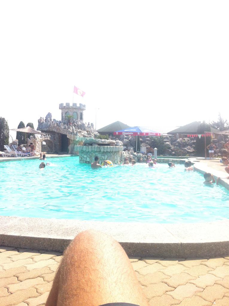 DrazenIvanovic's tweet photo. Pool :)) http://t.co/m9ZjD3dKa8