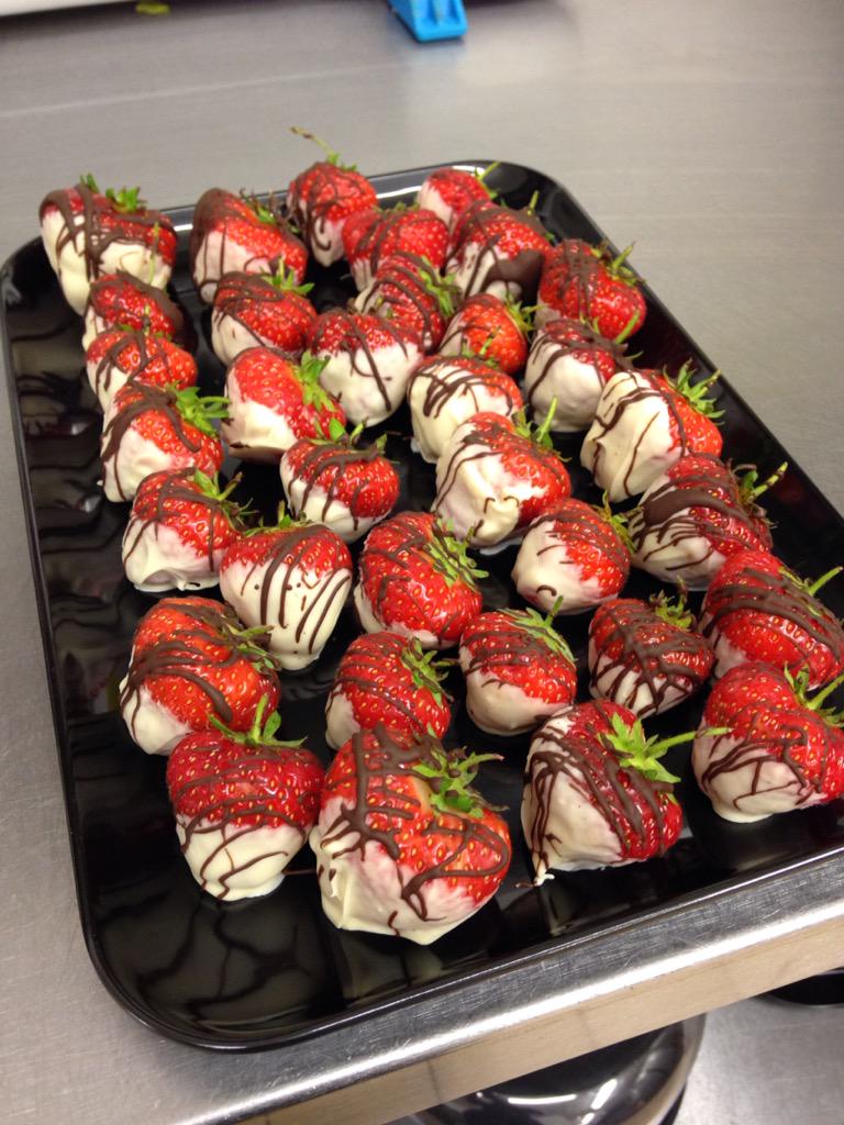 Some chocolate strawberries to help brighten our customers day <a href="/TescoClitheroe/">Tesco Clitheroe</a> <a href="/khan_ardul/">Ardul Khan</a>