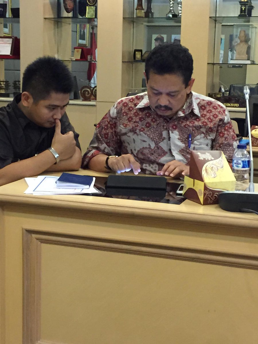 #tweetpertama ketahuan dikasih tahu anak buahnya ni yeeee