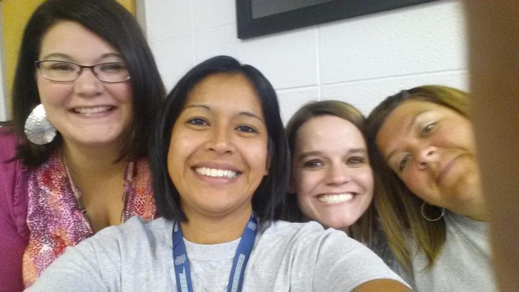 res_nmcumber's tweet photo. #faculty meeting #res_teachers http://t.co/T7FedhPGNJ
