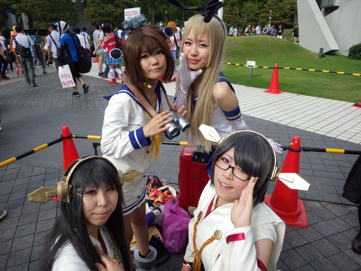 庵 野雲 コミケ1日目庭園にて しまこさん 手前左 Anxxx ぽちさん 手前右 Egoistic P 碓氷紫音さん 奥右 Xxsionxxさんを うう 雪風コスの方のお名前を失念 榛名 霧島 島風と艦これ合わせ Http T Co O7opsapqt9