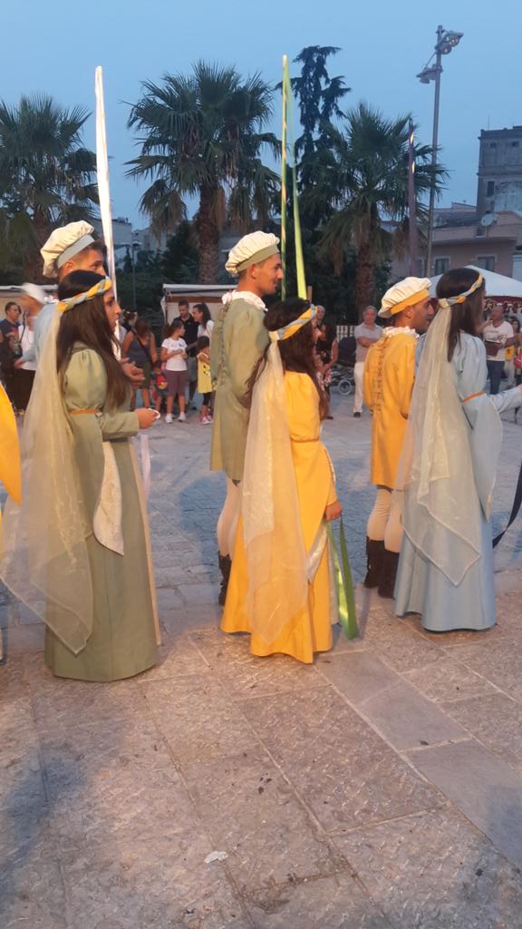 rocifa1163's tweet photo. La Congiura dei Baroni a #Miglionico. Non so perché ma mi rimanda con la mente a #Matera2015 http://t.co/lxZzHcxfbU