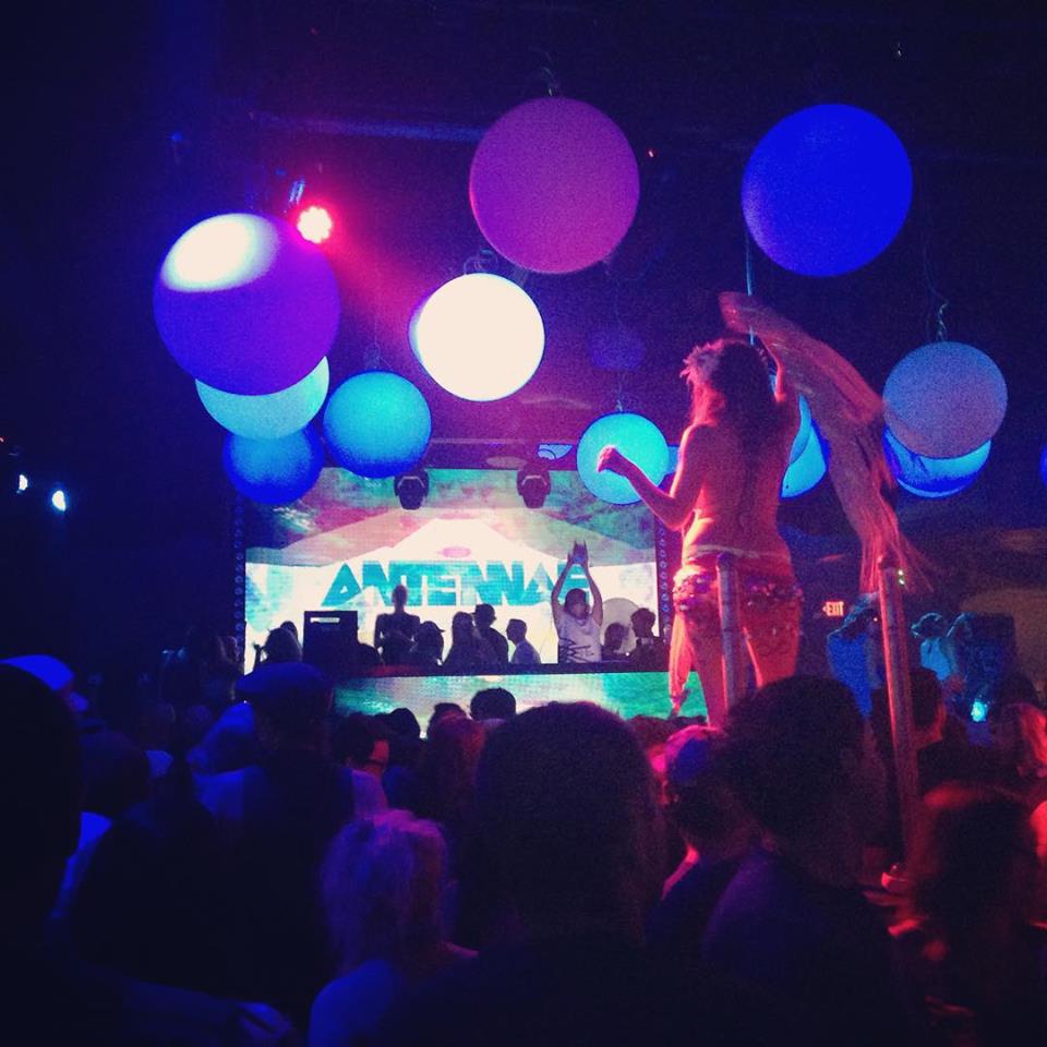 #California Does know how to #party... <a href="/SymGathering/">Symbiosis Gathering</a> @SymbiosisEvents  <a href="/antennaemusic/">AN-TEN-NAE</a> <a href="/Thriftworks/">Thriftworks</a> <a href="/HugLifeMusic/">H℧⅁✖⅃I₣€</a>