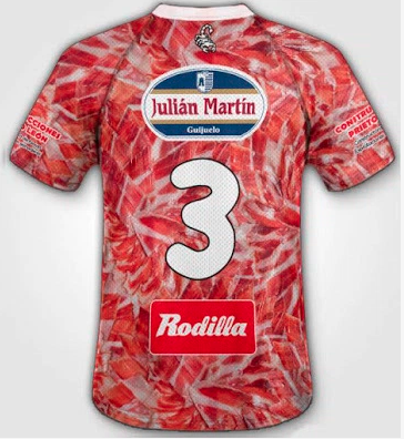 BonSportant's tweet photo. Un jersey que ha dado mucho de qué hablar... además de hambre: el del CD Guijuelo | http://t.co/pCDS94xqCA http://t.co/SOZhgFxVds