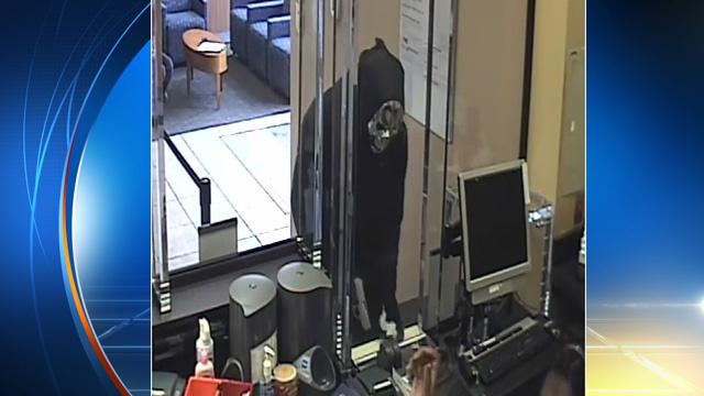 Man wearing #Halloween mask robs Lauderdale Lakes bank this afternoon bit.ly/1IOq7jr?utm_so… http://t.co/rFdXonaR0h