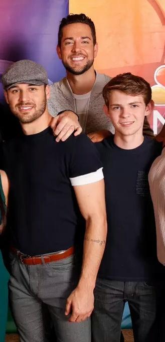 FlyingDemon_'s tweet image. Daww