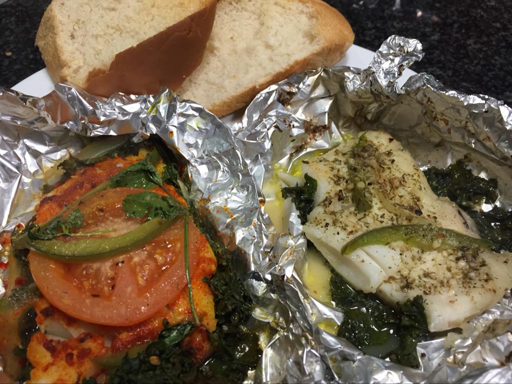 itswaseemamuks's tweet photo. Can u smell what I've been cooking #ovensteam #whitefish #kale #spicy #garliclemonbutter 🍴 @GordonRamsay @FoodNetwork http://t.co/I9cY0ezff4