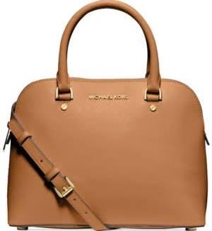 KelseyAlford's tweet image. Added this to the collection today 👜 #MichaelKors #IMightHaveAProblem