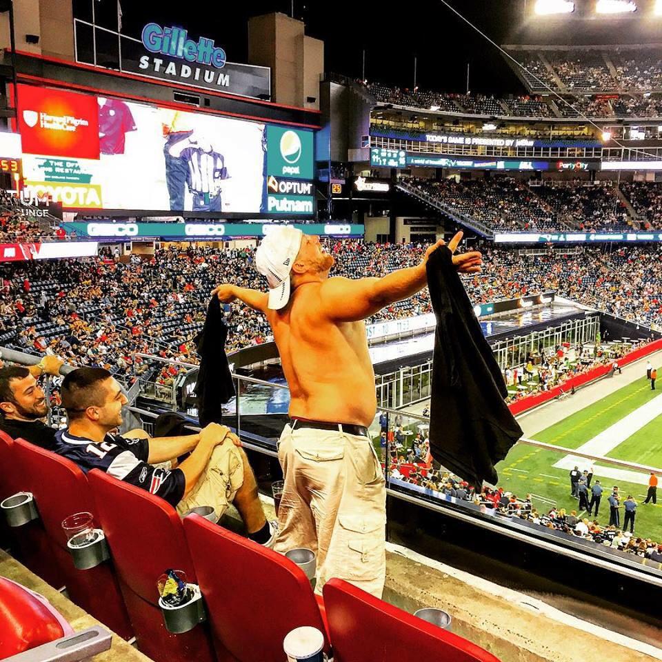 AprilLivermore's tweet image. It was #amateurnight at Gillette last night in many ways #overserved #7sacks