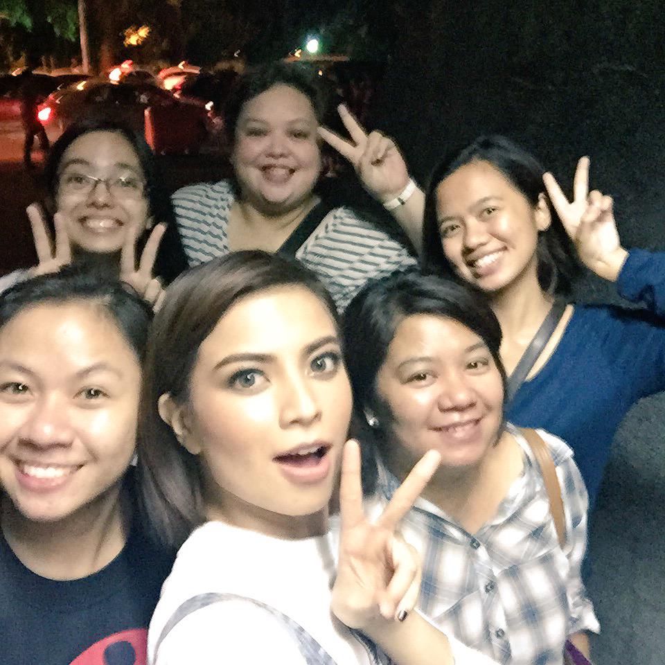 glaizaredux's tweet photo. Success! Watched 10 shorts from Anatomiya at nakahabol din sa Silong kahit sa hagdan lang nakaupo! #ninjapoints http://t.co/inDHyzY7R4