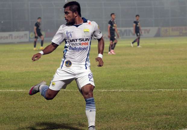 GOAL_ID's tweet photo. Zulham #Zamrun Berharap Bisa Bela #Persib Bandung Di Piala Presiden - http://t.co/lwM5ErEH4c http://t.co/ZWwSdeVX3J