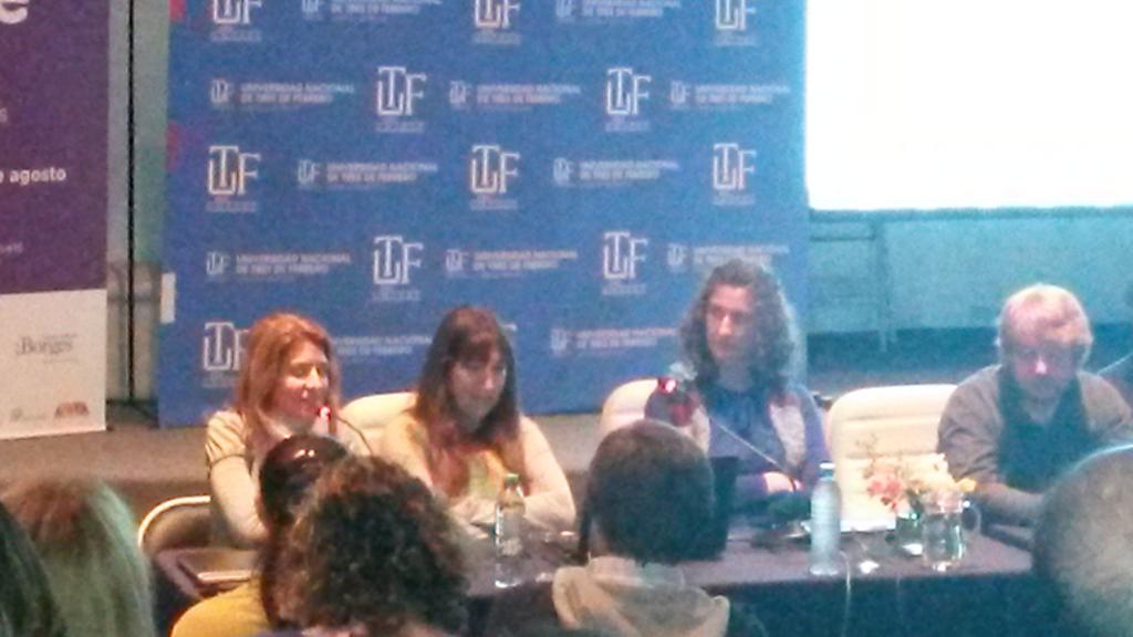 mgabigalli's tweet photo. @carinalion @cive2015 #cive2015 exponiendo "achicar la brecha formal e informal" http://t.co/e7pMOtQPtm