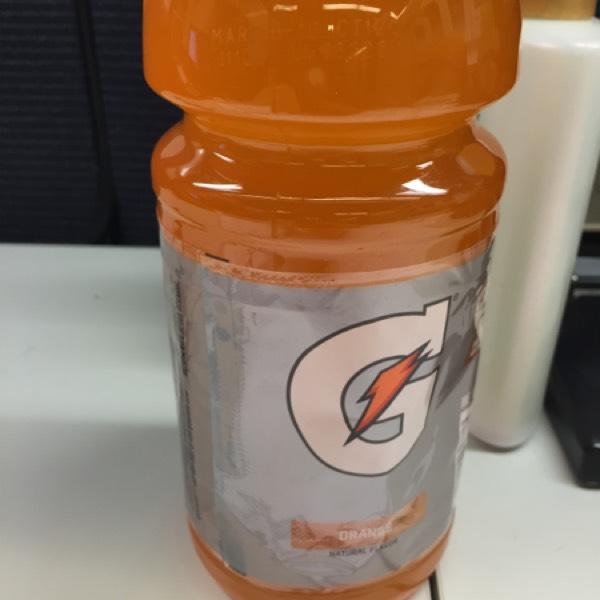 checkheroutnow's tweet photo. I like the orange and yellow @gatorade https://t.co/OHcbFn5f3F http://t.co/ZHe1OWtcLl