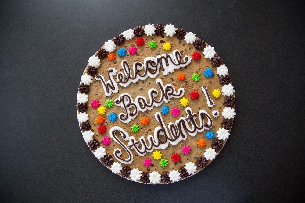 GACOD7's tweet photo. Welcome back students! #greatamericancookies #cookiecake #summersover #schooldays http://t.co/wfZcTt4Hkq