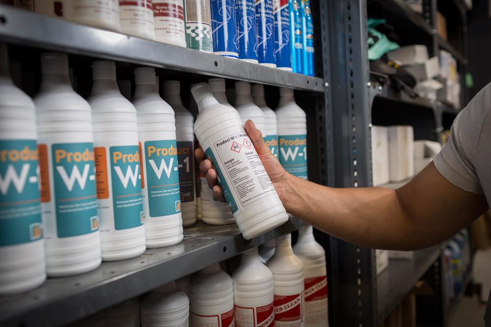 WorkSafeBC's tweet photo. Canada is transitioning to #WHMIS2015. Here's what’s changing -- and what's not: http://t.co/GusVyQursg http://t.co/BuuqBR94Es