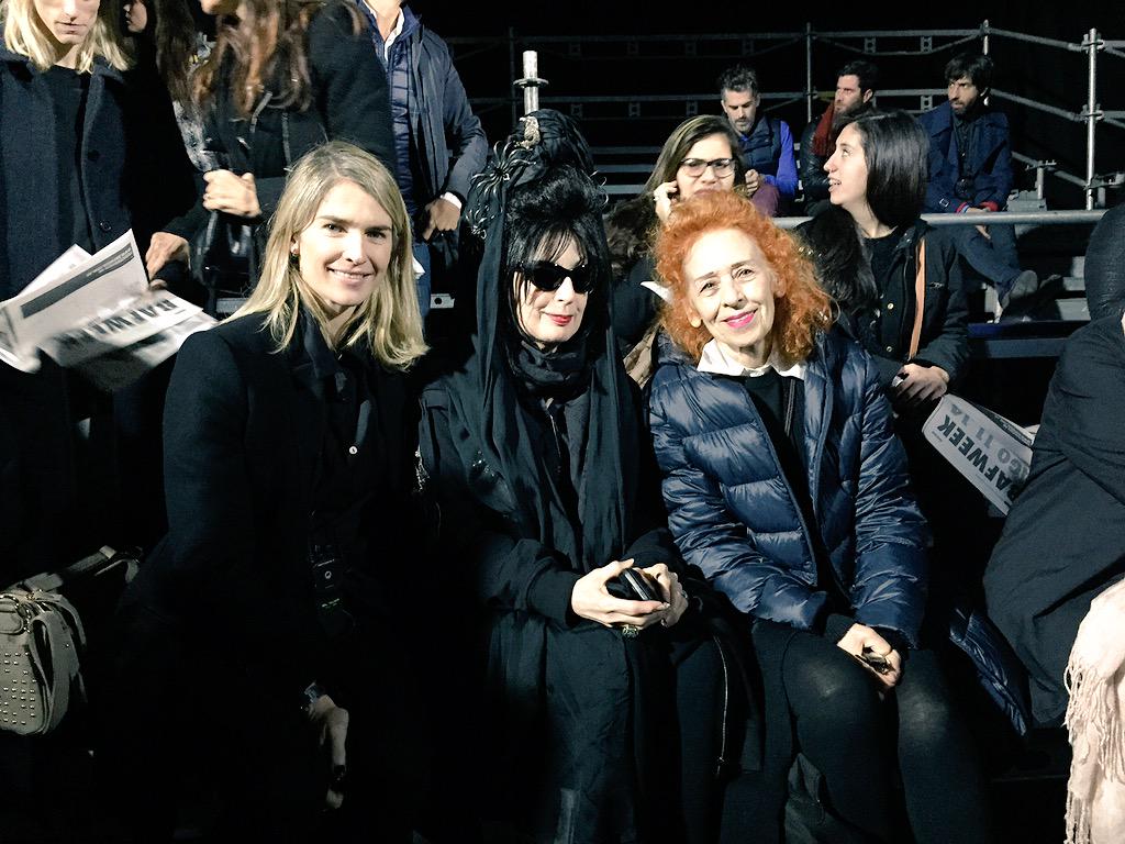 marourivero's tweet photo. Ya estamos en @BafweekOficial > @Julispina + @asvof + #deliacancela #frontrow de #Daels #SOMOSBAFWEEK http://t.co/adjIzSpQve